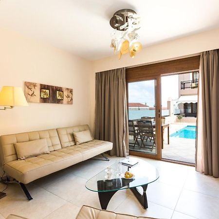 Pantheon Villas & Suites Vlikhádha Room photo