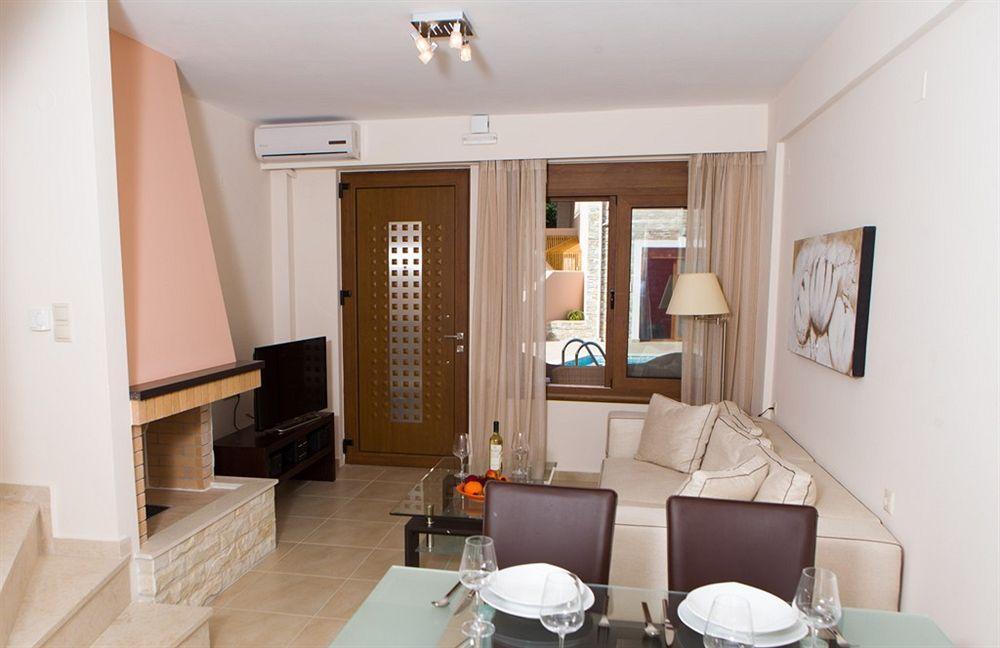 Pantheon Villas & Suites Vlikhádha Exterior photo
